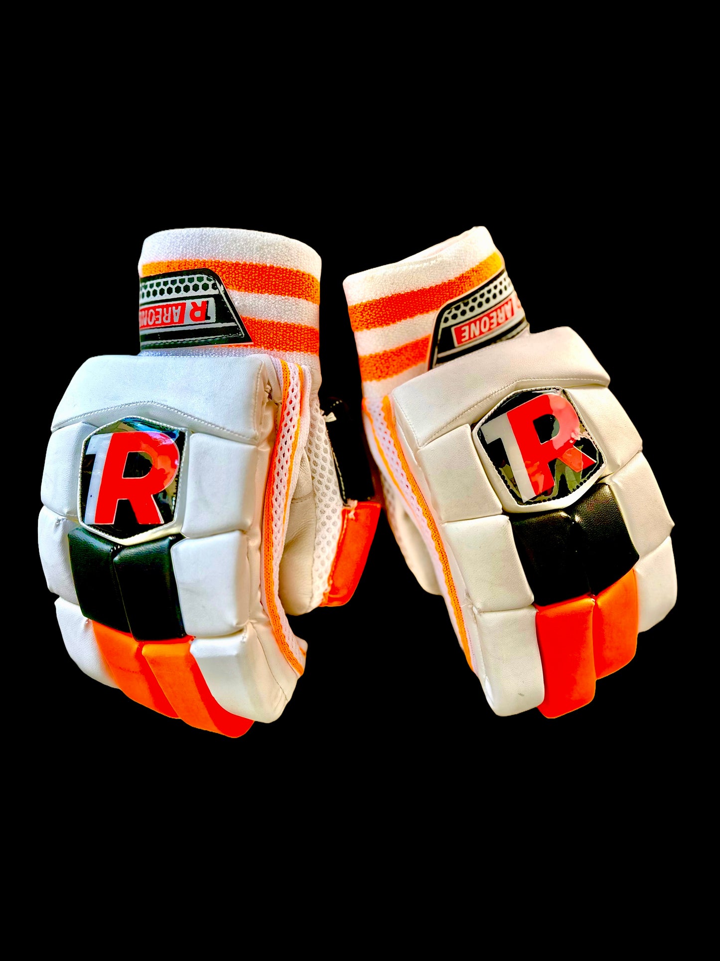AREONE JUNIOR BATTING GLOVES